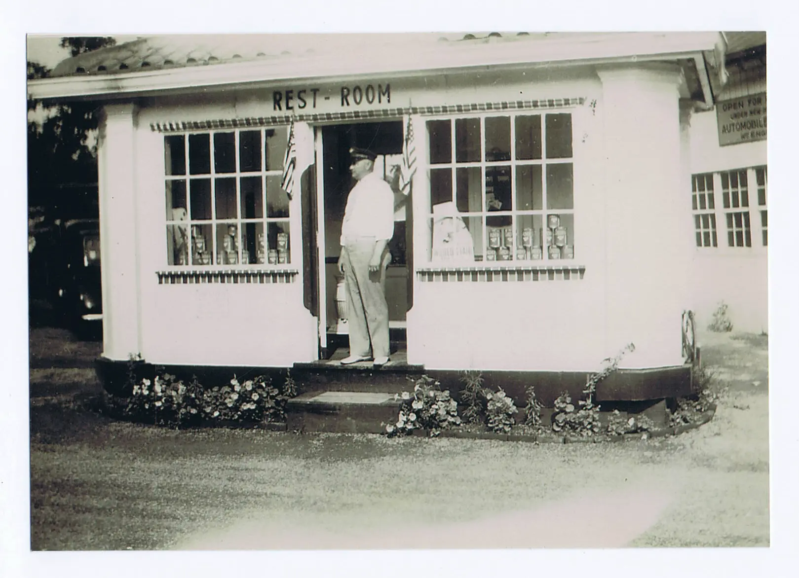 Sun Oil's first service station, Ardmore, 1920
