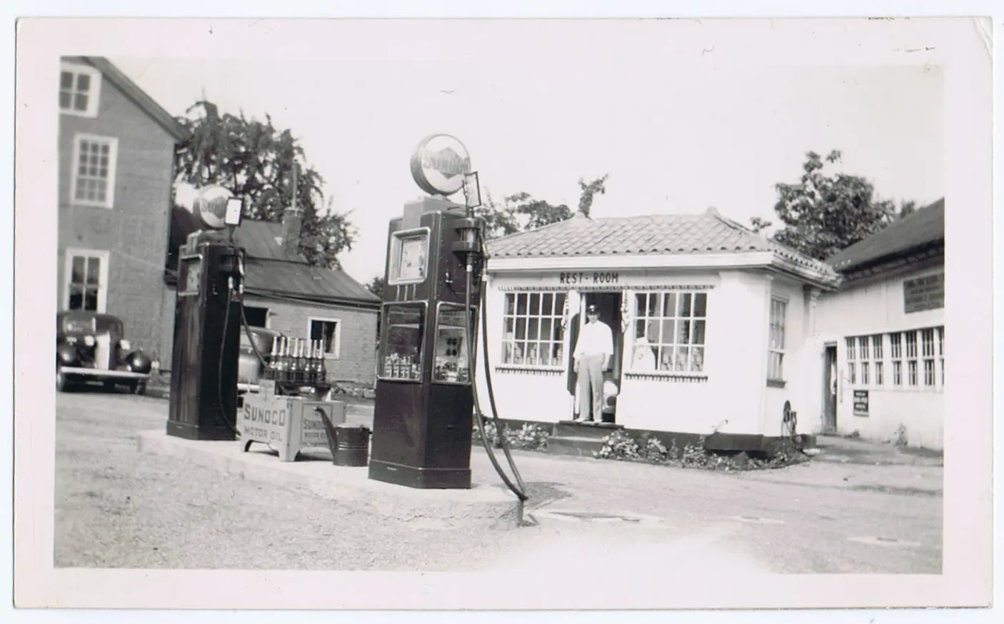 The Sunoco station in the 1950s, Strausstown