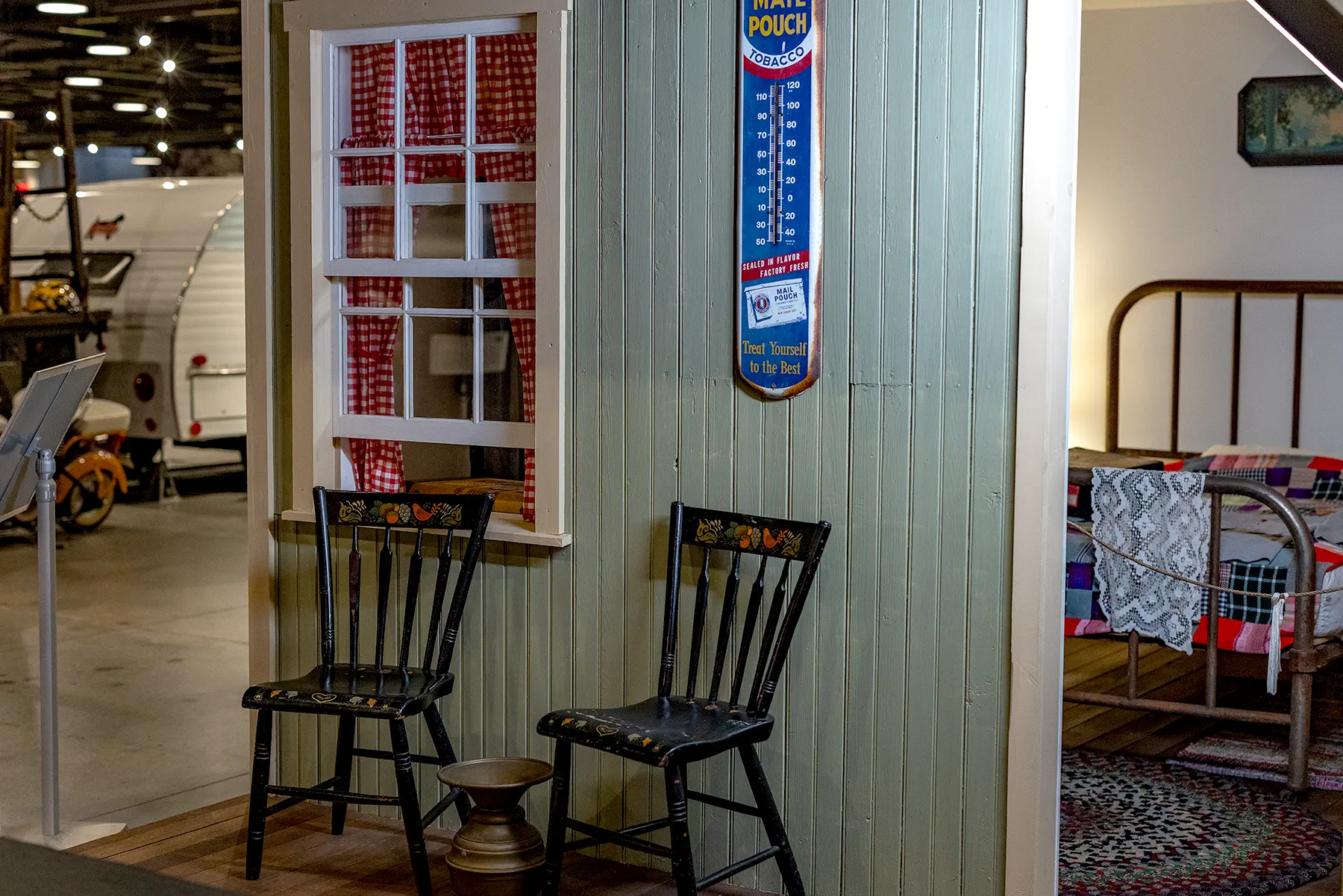 Tip Top Tourist Cabin – Porch